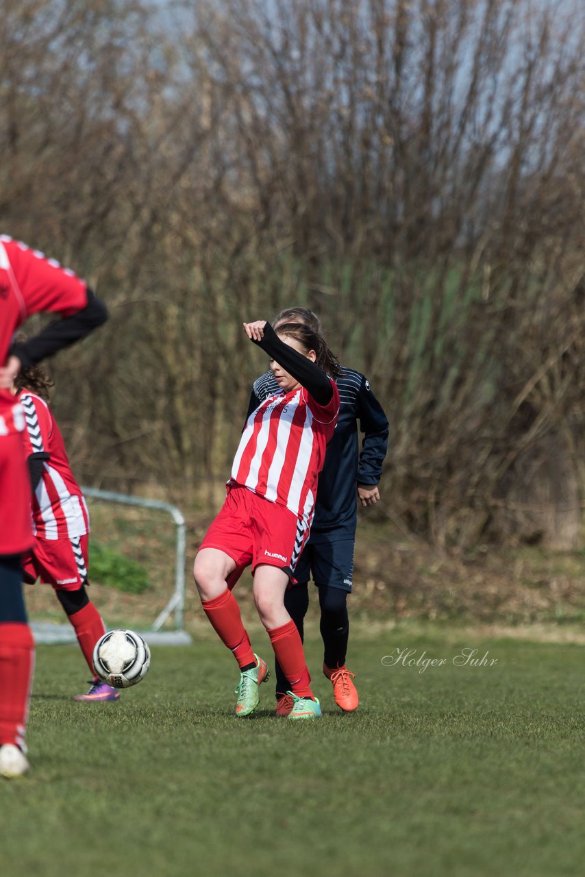 Bild 120 - C-Juniorinnen TSV Zarpen - TuS Tensfeld : Ergebnis: 2:1